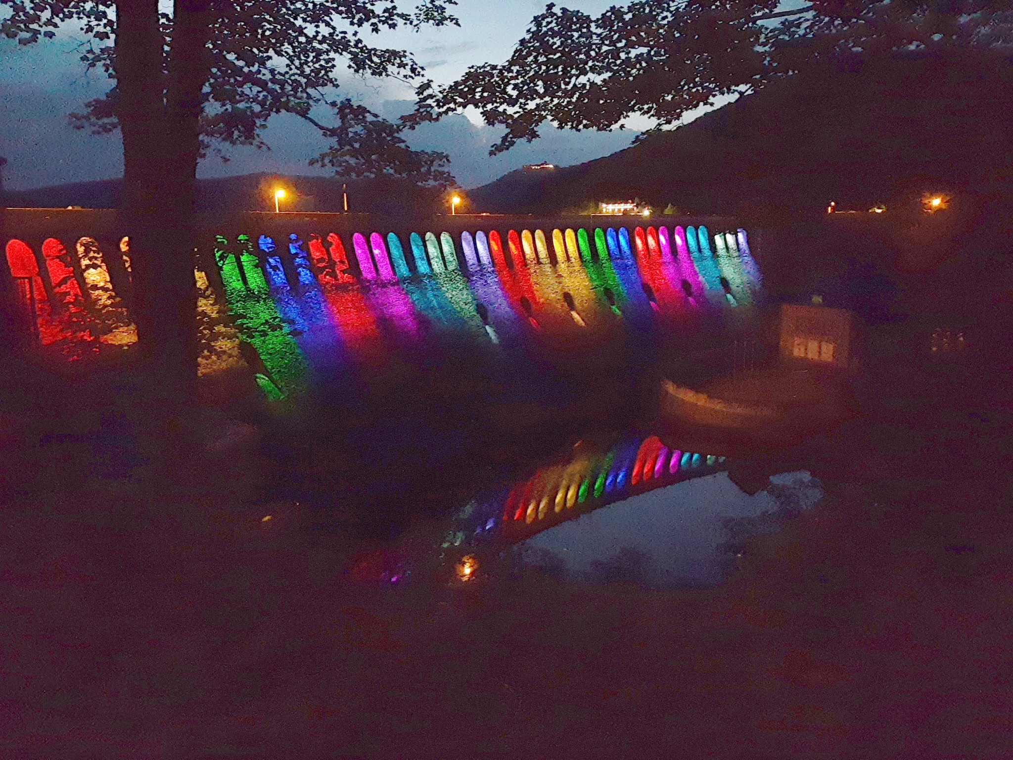 Edersee Staumauer bei Nacht